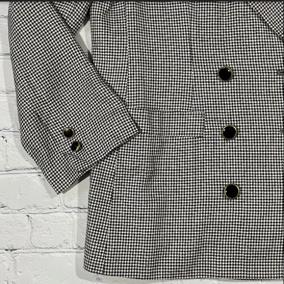 Vintage 90sBlack and White Houndstooth Print Blazer, Lace Hanky Button Front - Picture 6 of 10